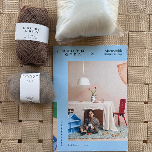 Harepus strikkekit, kanin fra Rauma og Aftenstrikk. Med garn og opskrift