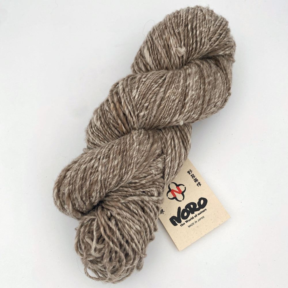 Noro Haunui Silk farve 109, japansk garn, merino og mulberry silke