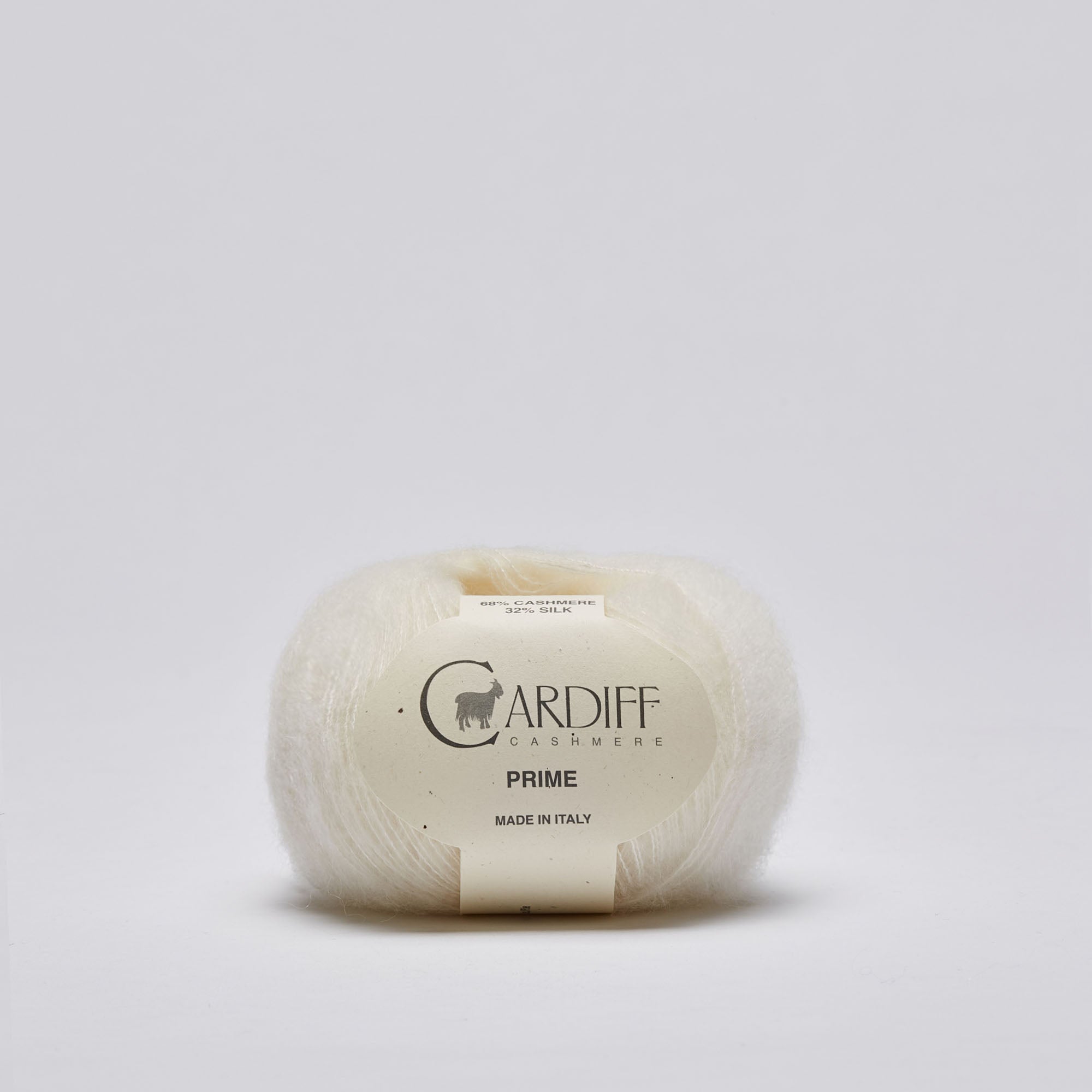 Prime fra Cardiff Cashmere i hvid. Børstet cashmere og mulberry silke. Et godt alternativ til mohair.