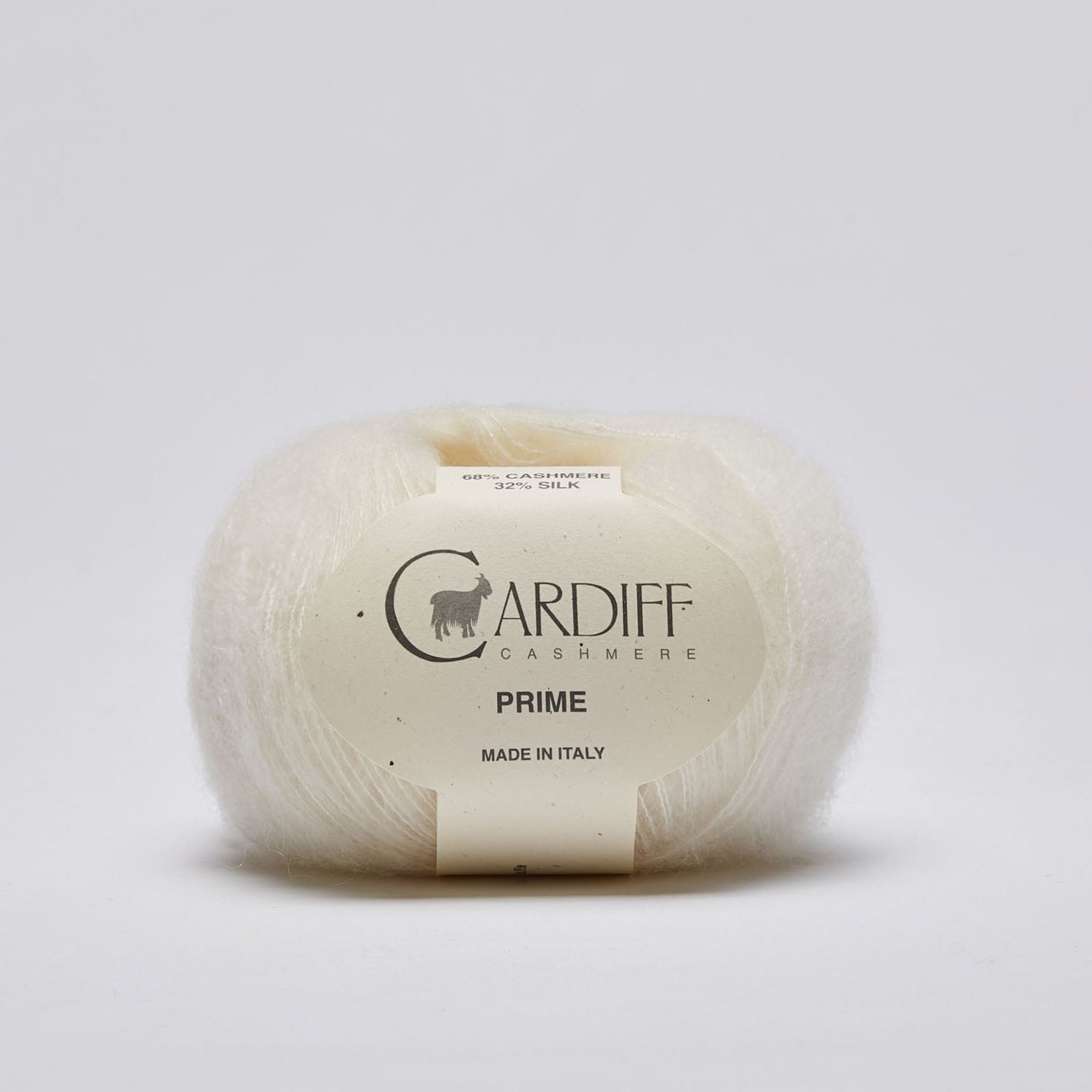 Prime fra Cardiff Cashmere i hvid. Børstet cashmere og mulberry silke. Et godt alternativ til mohair.