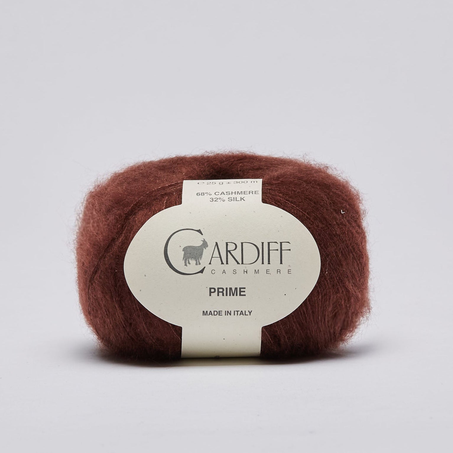 Prime fra Cardiff Cashmere i brun. Børstet cashmere og mulberry silke. Et godt alternativ til mohair.