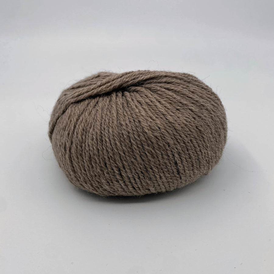 Lækkert merino og alpakka garn Pura Lana fra Gepard garn i mørk beige