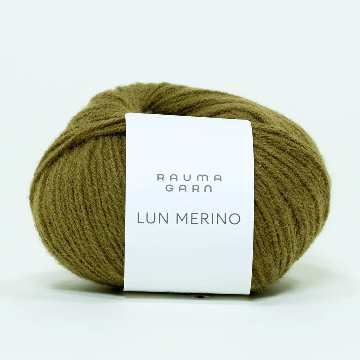 Lun Merino fra Rauma i rød i okkergrøn
