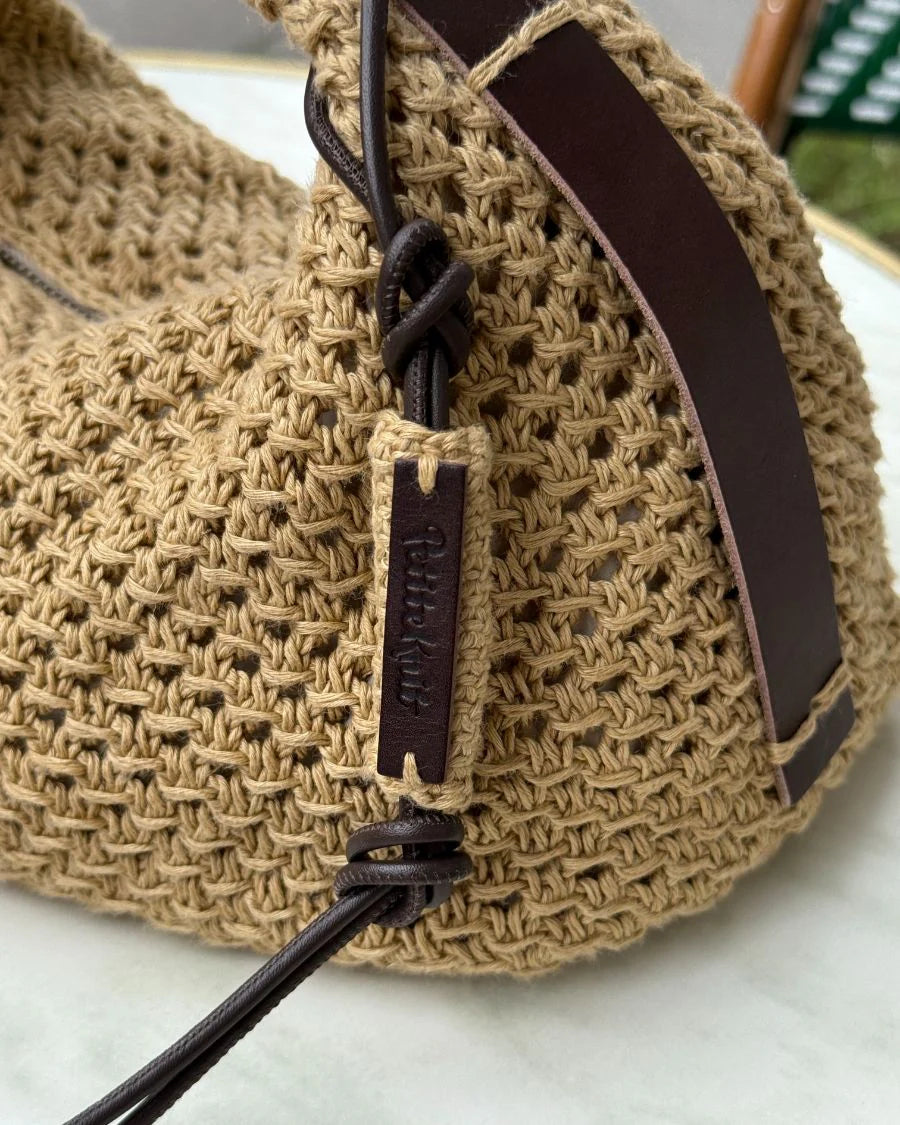 Juno Bag fra Petite Knit close up af taskevedhæng