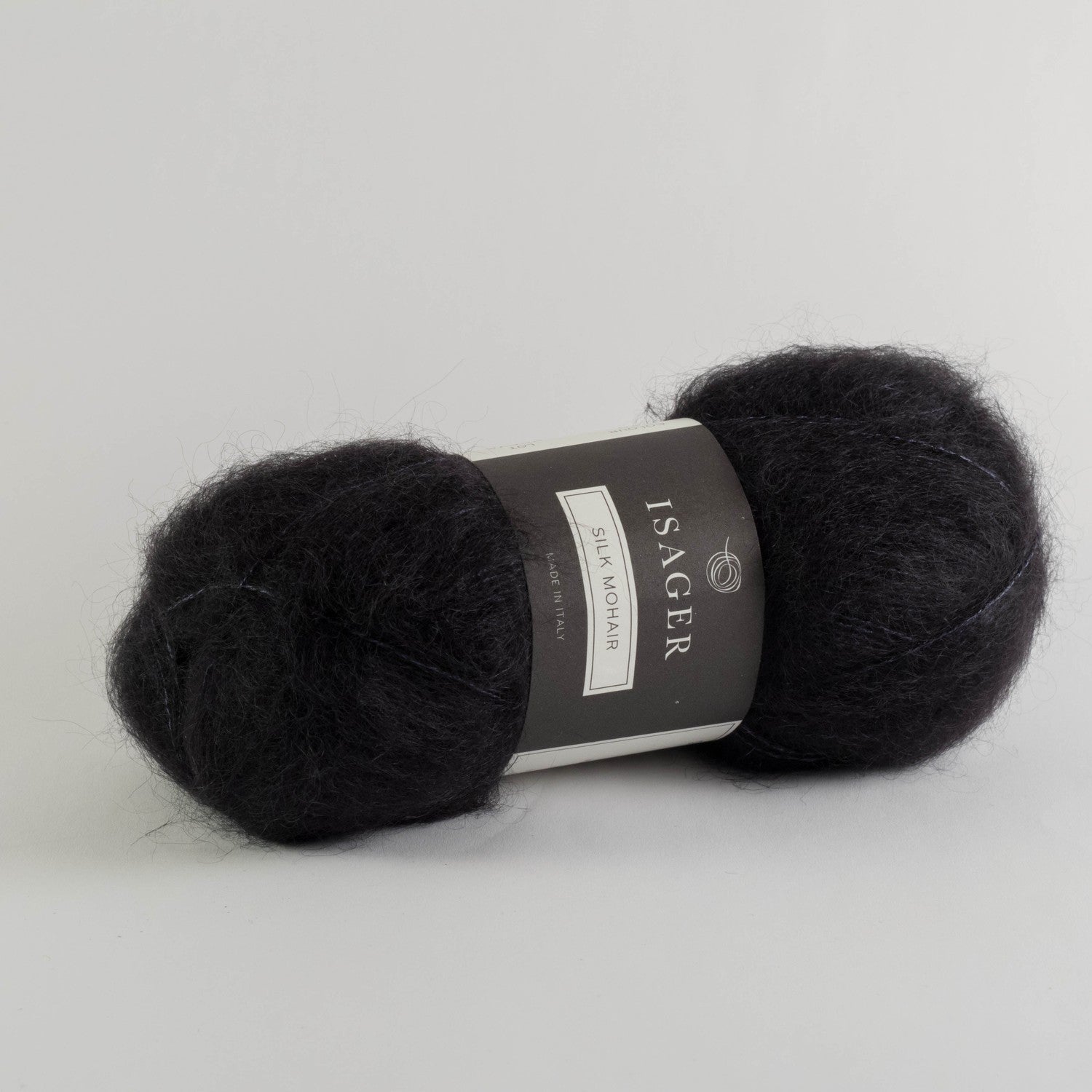 Silk Mohair fra Isager garn i farve 30, sort