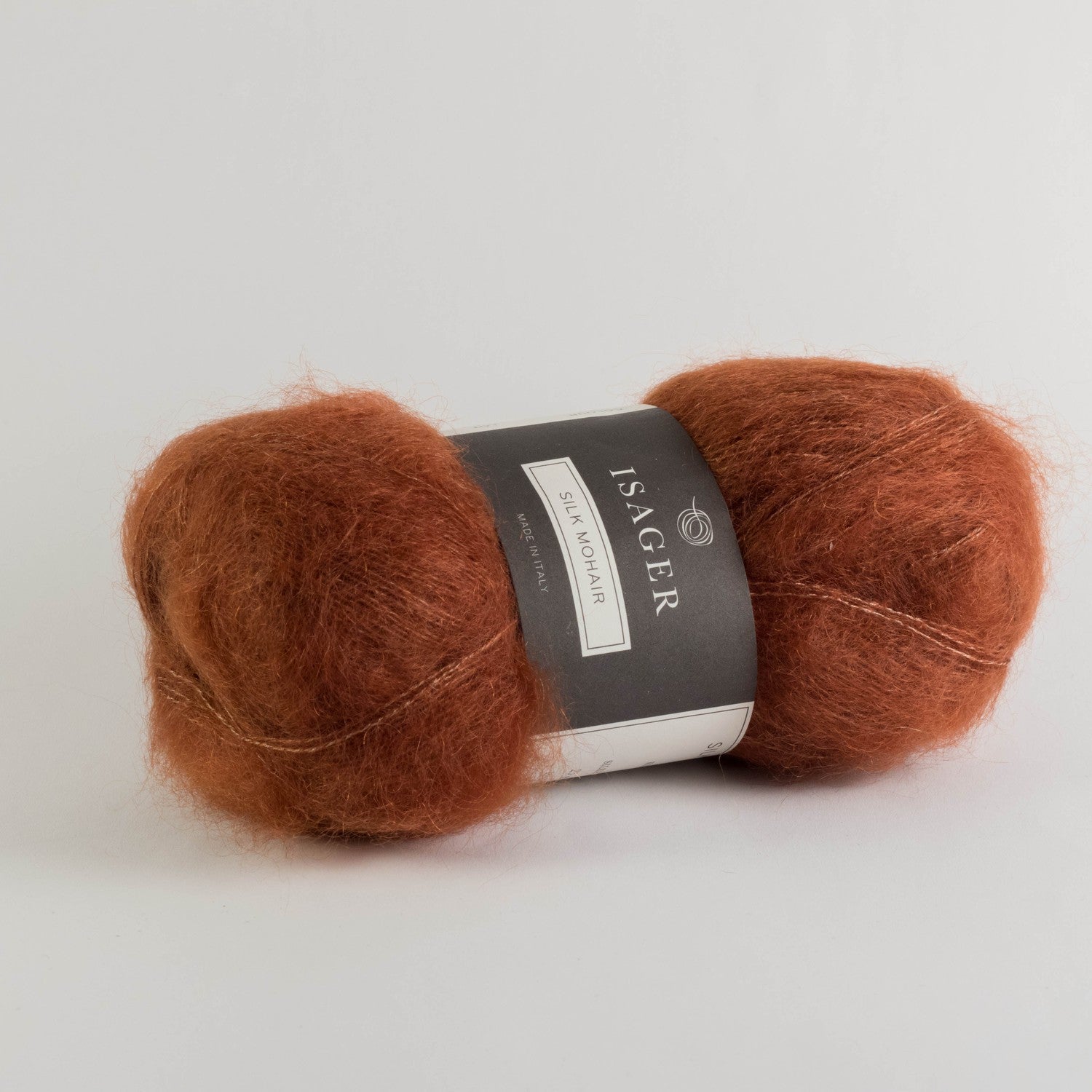 Silk Mohair fra Isager garn i farve 33 rødbrun