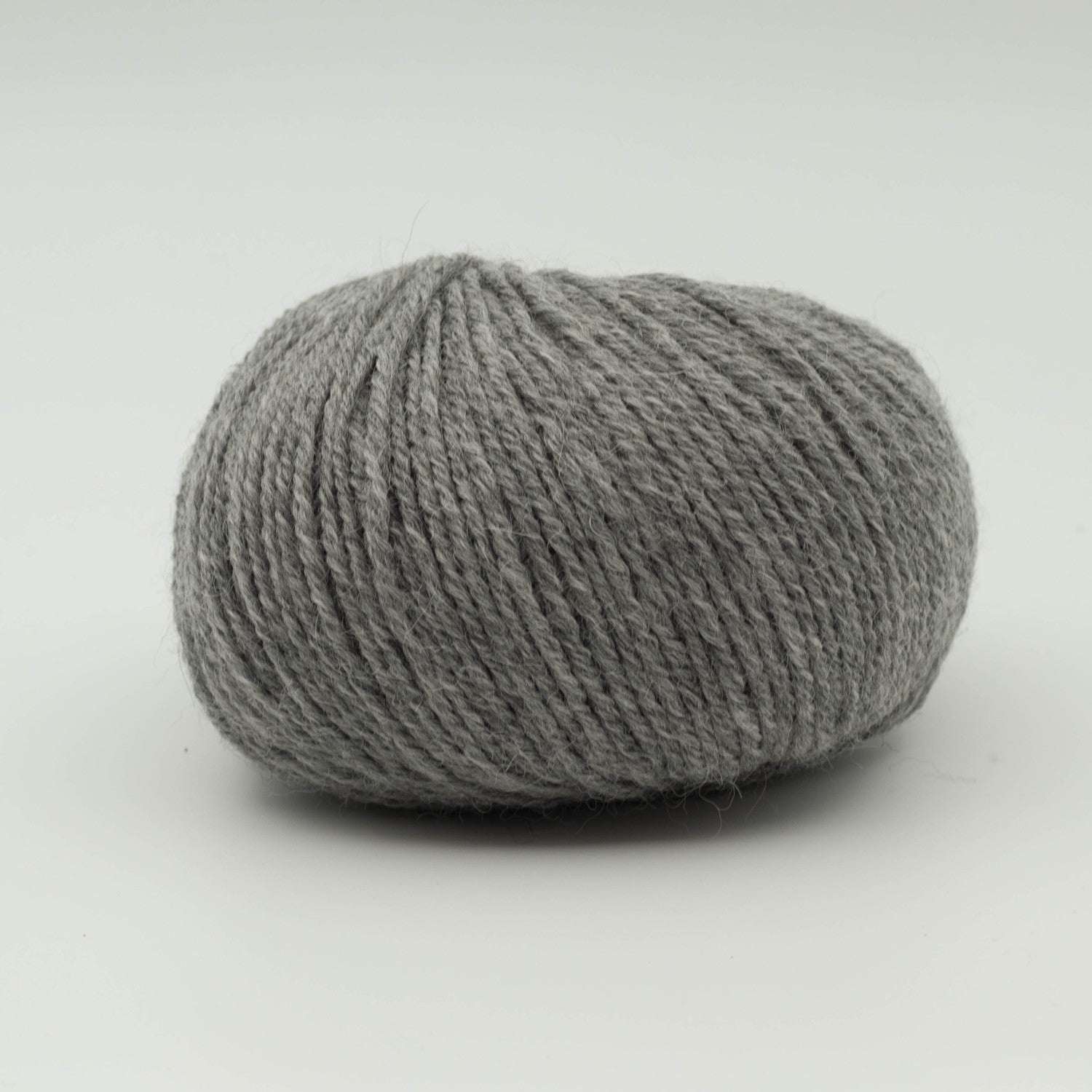 Lækkert merino og alpakka garn Pura Lana fra Gepard garn i grå
