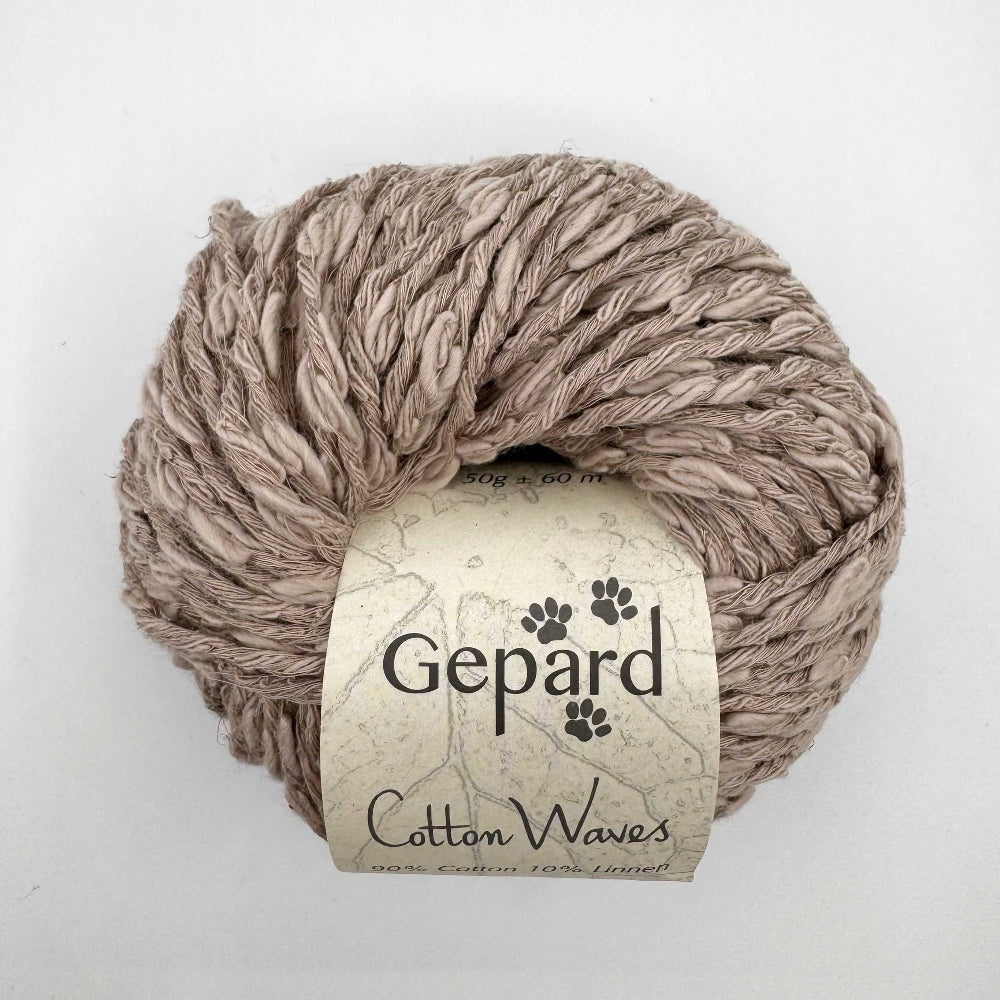 Cotton Waves garn fra Gepard Garn i beige til Wave Tee fra Petiteknit 