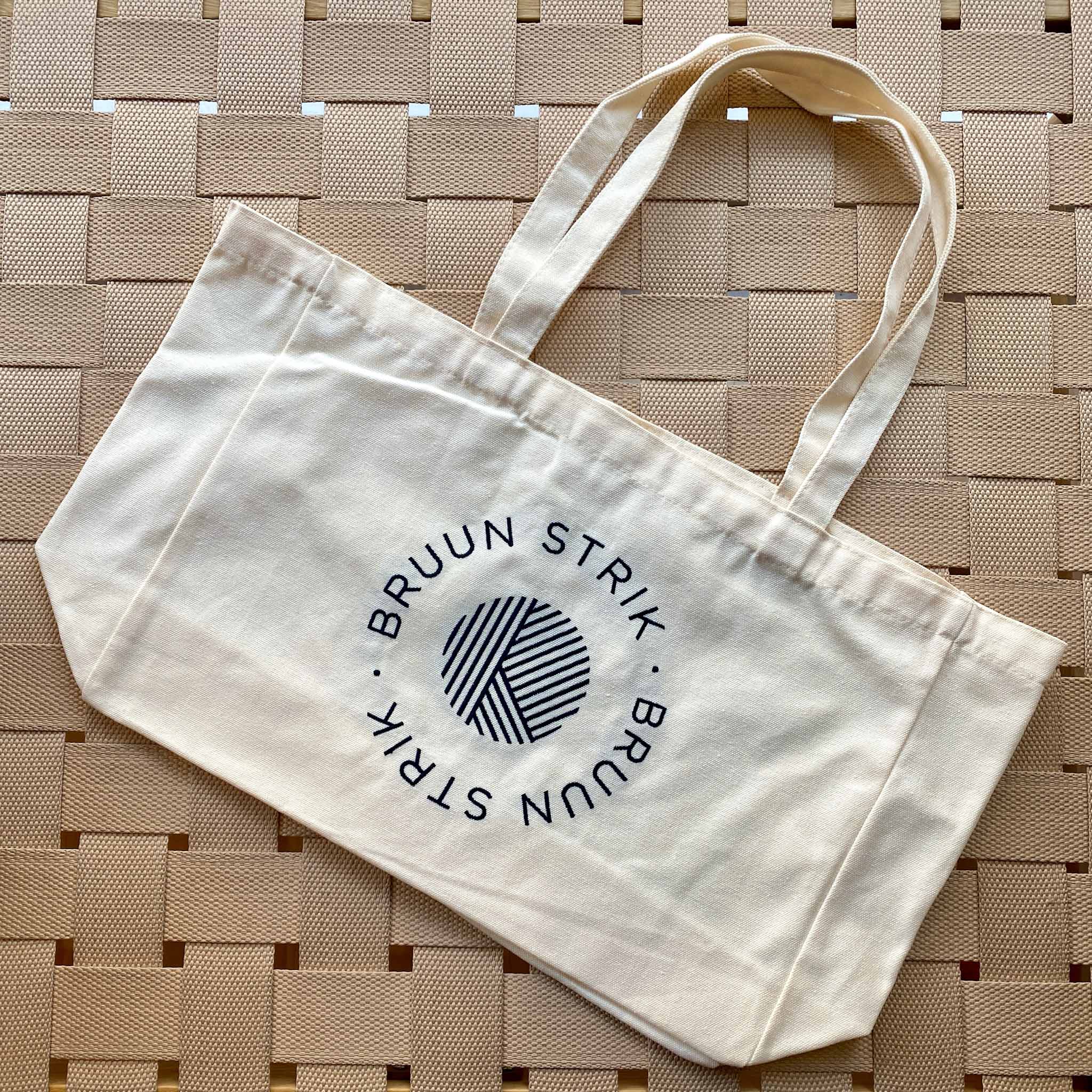 Bruun Strik Tote bag
