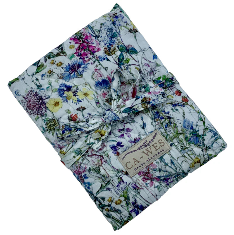 Ca-Wes Pindeetui - Liberty Wild Flowers / White