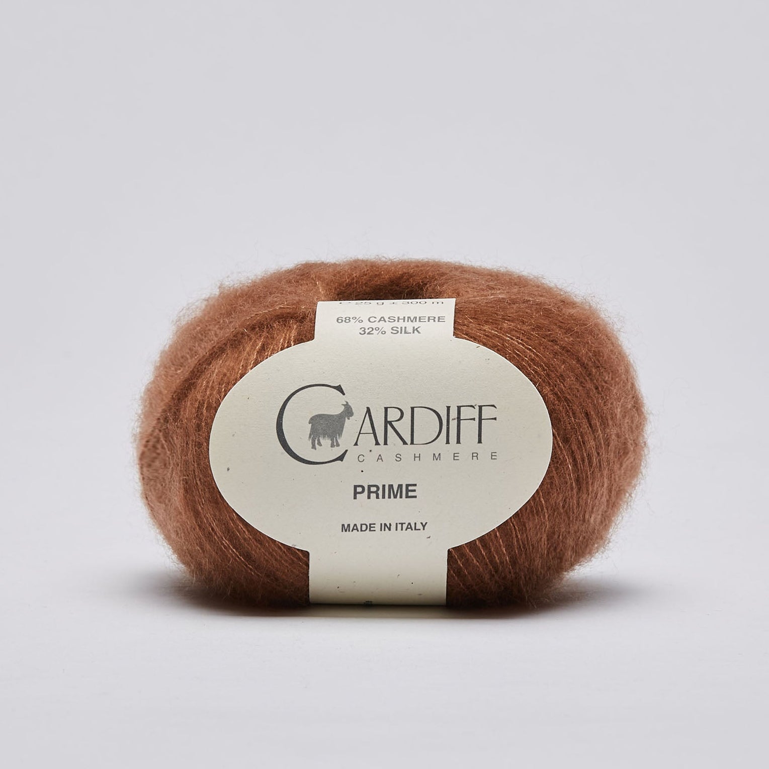 Prime fra Cardiff Cashmere i rustbrun. Børstet cashmere og mulberry silke. Et godt alternativ til mohair.