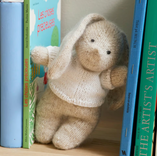 Harepus strikkekit, kanin fra Rauma og Aftenstrikk. Med garn og opskrift