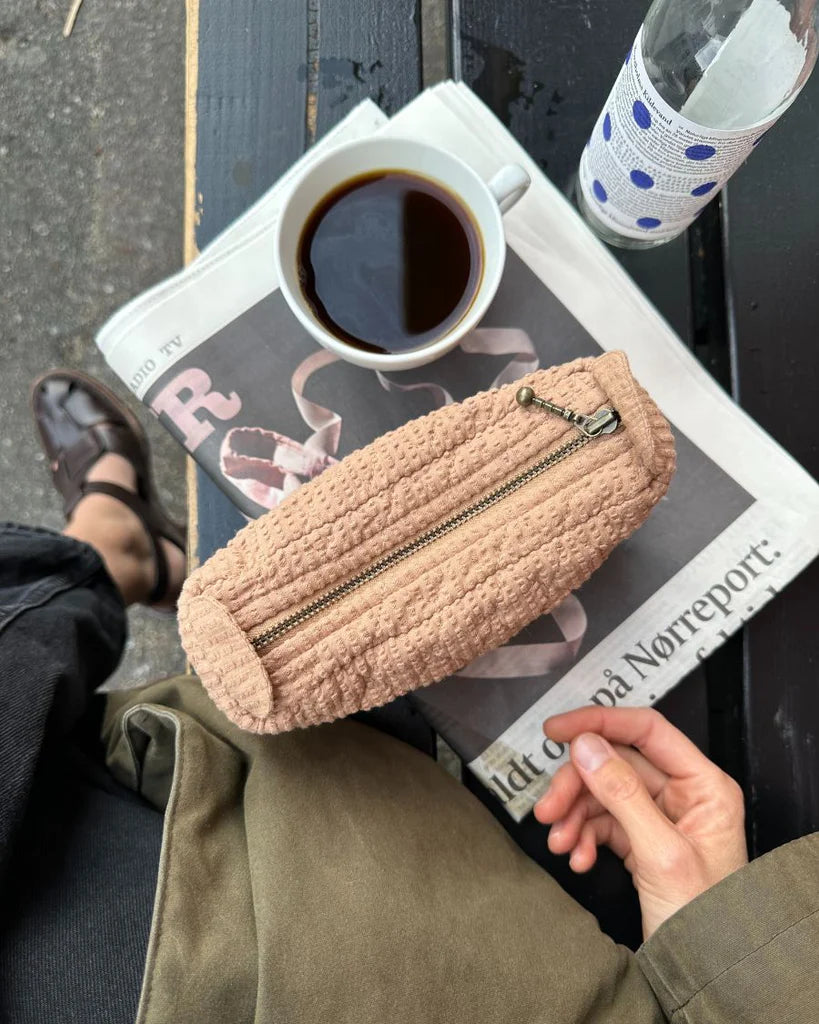 KNITTER'S TOOL CLUTCH - PRALINE SEERSUCKER