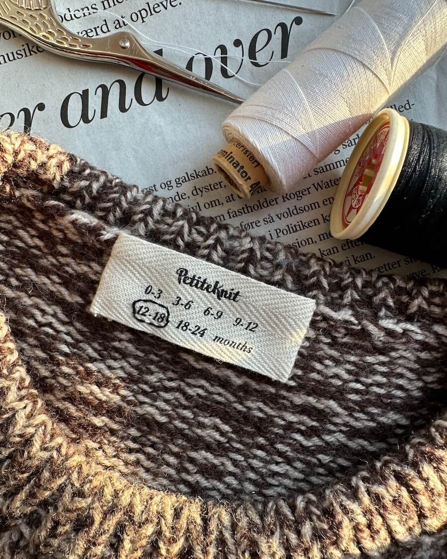 PetiteKnit Label med babystørrelser