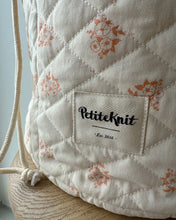 Indlæs billede til gallerivisning PetiteKnit Get Your Knit Together Bag Grand - Apricot Flower
