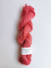 Indlæs billede til gallerivisning Cowgirlblues fluffy mohair uld nylon yarn garn
