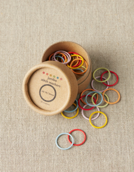 Colored Ring Stitch Markers fra Cocoknits