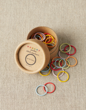 Indlæs billede til gallerivisning Colored Ring Stitch Markers fra Cocoknits
