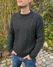 Indlæs billede til gallerivisning Moby Sweater Man
